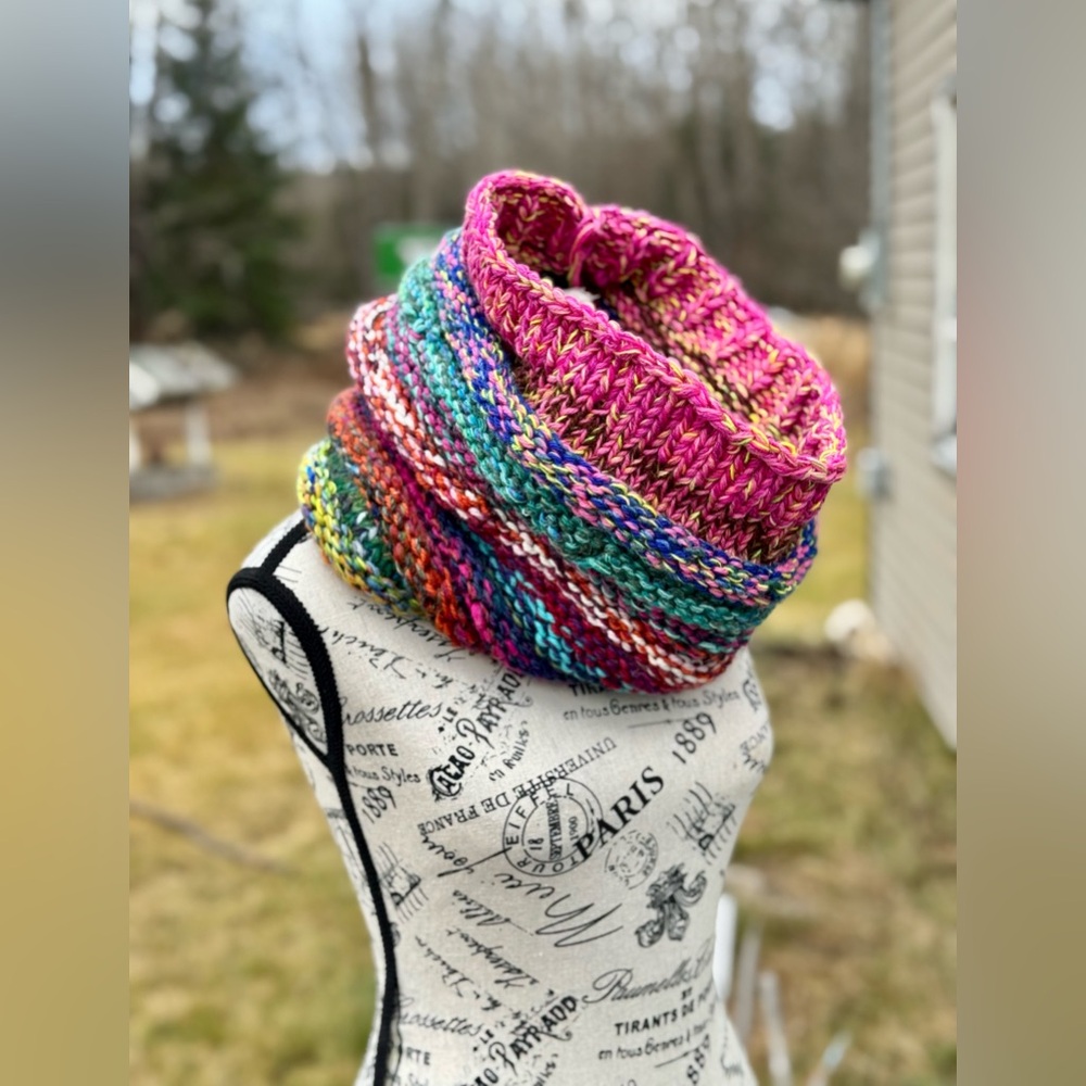 Hand Crafted Multicolor Knit Wrap - Picture 3 of 17